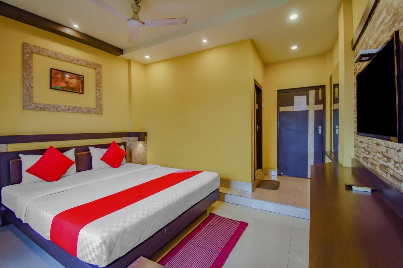 Oyo 1851 Hotel Sefali Deluxe Калькутта Экстерьер фото